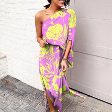 Last inn bildet i Galleri-visningsprogrammet, Elegant blomsteret kjole med skrå  utringning og enkelt ermet