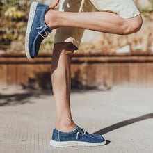 Last inn bildet i Galleri-visningsprogrammet, Hverdagslige sko i bomullslerret (str. 38-47)