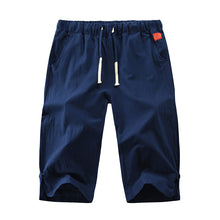 Last inn bildet i Galleri-visningsprogrammet, Ensfarget uformelle kuttede bukser i bomull og lin for menn