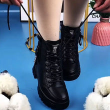 Last inn bildet i Galleri-visningsprogrammet, Høytopp for kvinner, varme Martin-støvler i skinn