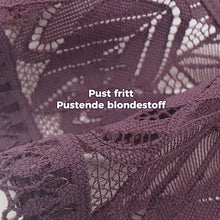 Last inn bildet i Galleri-visningsprogrammet, Dameglidelås foran pluss størrelse BH