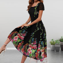 Last inn bildet i Galleri-visningsprogrammet, Trykt kjole med firkantet hals