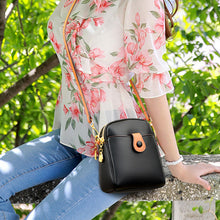 Last inn bildet i Galleri-visningsprogrammet, Liten firkantet veske med enkelt skulderstropp og kontrastfarger