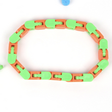 Last inn bildet i Galleri-visningsprogrammet, Klikk og koble-spor Fidget-Leke med 24 koblinger i tilfeldig farge