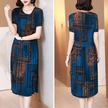 Last inn bildet i Galleri-visningsprogrammet, Fasjonabel plissert kjole