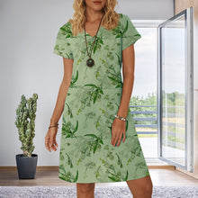 Last inn bildet i Galleri-visningsprogrammet, V-hals kortermet kjole med blomstertrykk