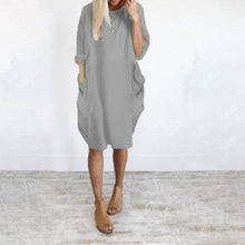 Last inn bildet i Galleri-visningsprogrammet, Løs Kjole med Rund Hals og Sidelommer