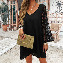 Last inn bildet i Galleri-visningsprogrammet, Sort kjole med blonder