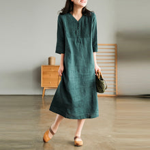 Last inn bildet i Galleri-visningsprogrammet, Ensfarget halvermet kjole med V-hals