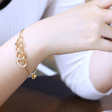 Last inn bildet i Galleri-visningsprogrammet, Familiearmbånd med hjerteformede anheng