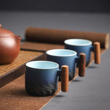 Last inn bildet i Galleri-visningsprogrammet, Håndlaget retro-kaffekrus i keramikk