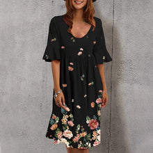 Last inn bildet i Galleri-visningsprogrammet, Flerfarget kjole med rund hals og halve ermer