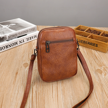 Last inn bildet i Galleri-visningsprogrammet, Klassisk mini crossbody-veske