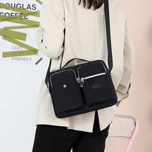 Last inn bildet i Galleri-visningsprogrammet, Lett skulderveske med flere lommer