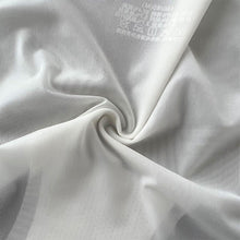 Last inn bildet i Galleri-visningsprogrammet, Sømløst dameundertøy laget av issilke