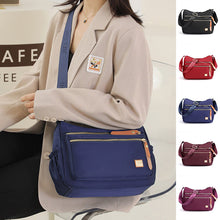 Last inn bildet i Galleri-visningsprogrammet, Nylon Dumpling Shoulder Bag