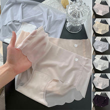 Last inn bildet i Galleri-visningsprogrammet, Sømløst dameundertøy laget av issilke