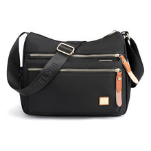 Last inn bildet i Galleri-visningsprogrammet, Nylon Dumpling Shoulder Bag