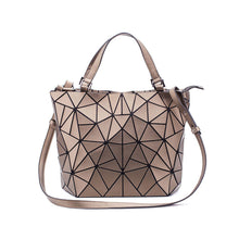 Last inn bildet i Galleri-visningsprogrammet, Diamond bucket bag
