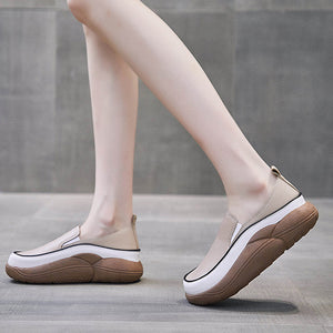 Slip-on sko på plattformen