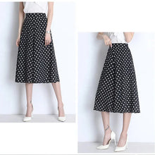 Last inn bildet i Galleri-visningsprogrammet, Svarte polkaprikkede chiffon-culottes
