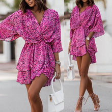 Last inn bildet i Galleri-visningsprogrammet, Printed wavy sleeve dress
