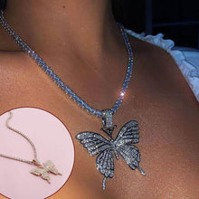 Last inn bildet i Galleri-visningsprogrammet, Crystal Pave Butterfly anheng halskjede
