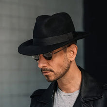 Last inn bildet i Galleri-visningsprogrammet, Fedora i britisk stil
