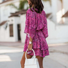Last inn bildet i Galleri-visningsprogrammet, Printed wavy sleeve dress
