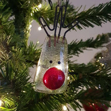 Last inn bildet i Galleri-visningsprogrammet, Juletrepynt av smeltet glass
