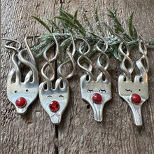 Last inn bildet i Galleri-visningsprogrammet, Morsom gaffel reinsdyr ornament
