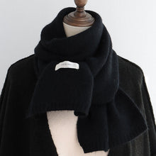 Last inn bildet i Galleri-visningsprogrammet, Warm all-match knitted scarf
