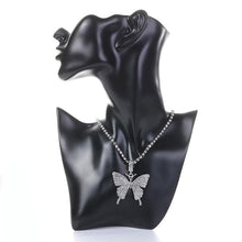 Last inn bildet i Galleri-visningsprogrammet, Crystal Pave Butterfly anheng halskjede
