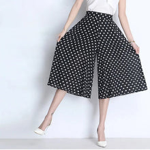 Last inn bildet i Galleri-visningsprogrammet, Svarte polkaprikkede chiffon-culottes
