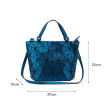 Last inn bildet i Galleri-visningsprogrammet, Diamond bucket bag
