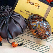Last inn bildet i Galleri-visningsprogrammet, Suvenirgave av harpiks Dragon Egg
