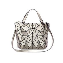 Last inn bildet i Galleri-visningsprogrammet, Diamond bucket bag
